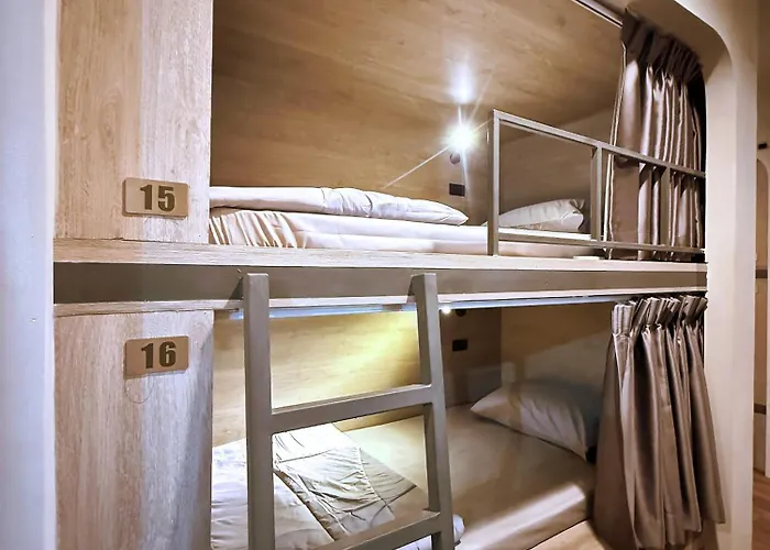 Phraya Hostel Bangkok